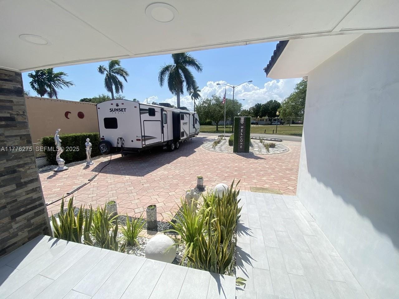 291 Cir Drive, Hialeah, FL 33010 photo 4
