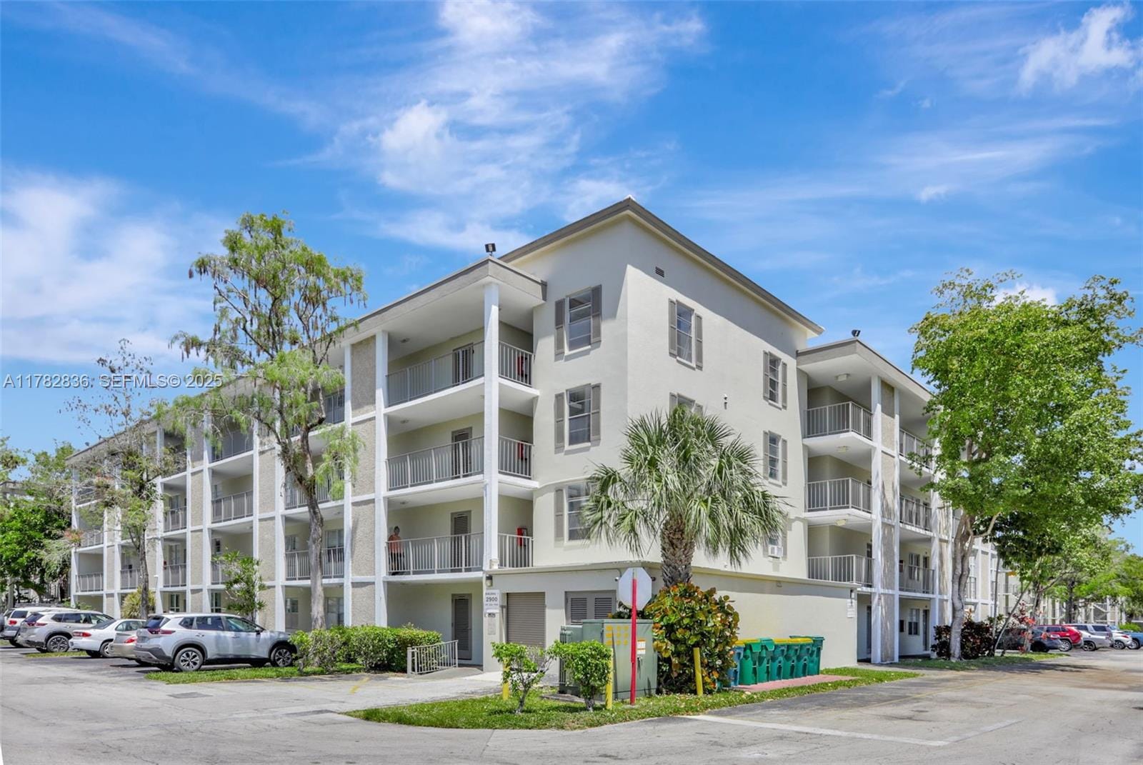 2900 NW 48th Terrace 409, Lauderdale Lakes, FL 33313