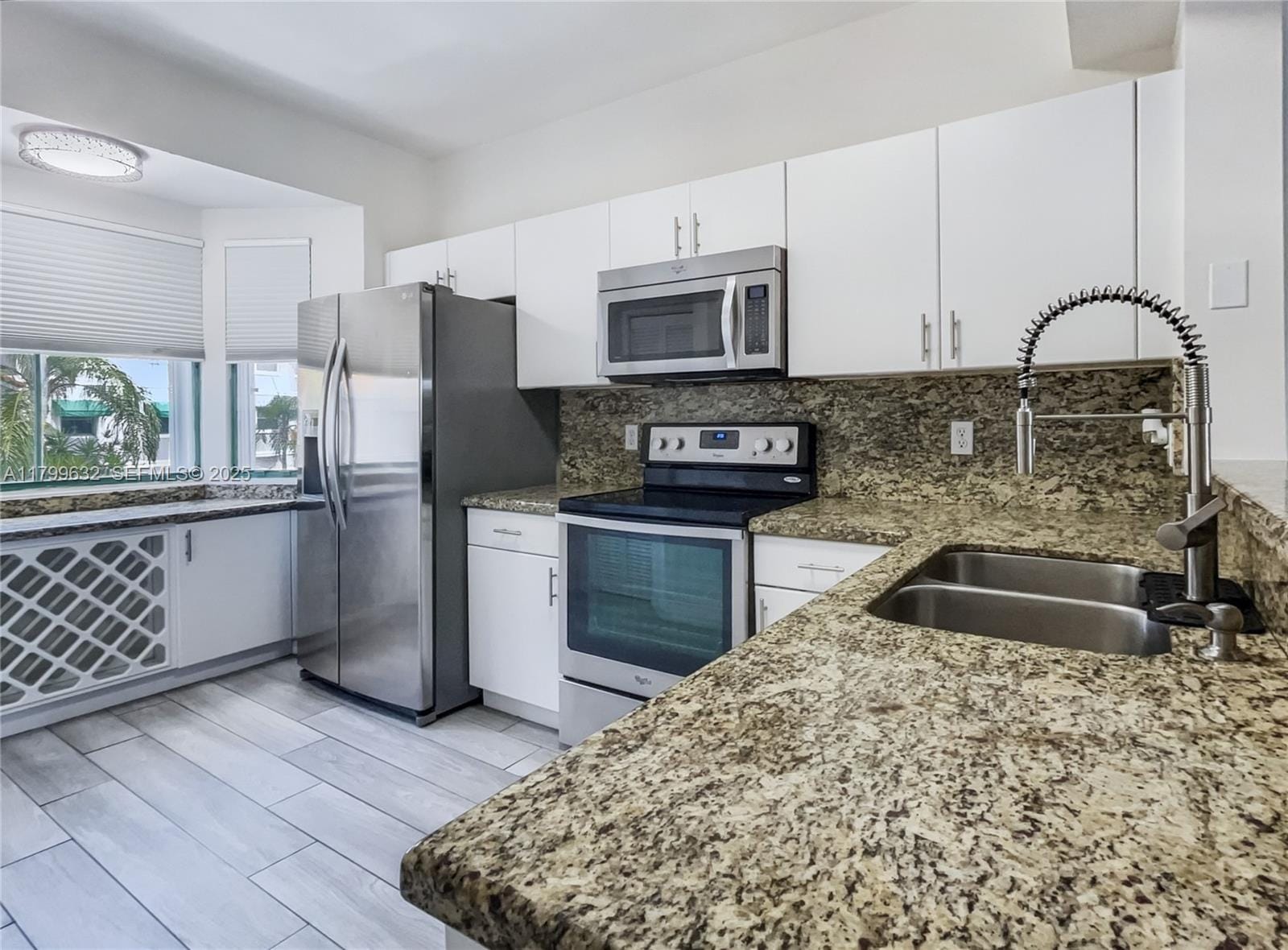 1409 NW 126th Way — photo 4