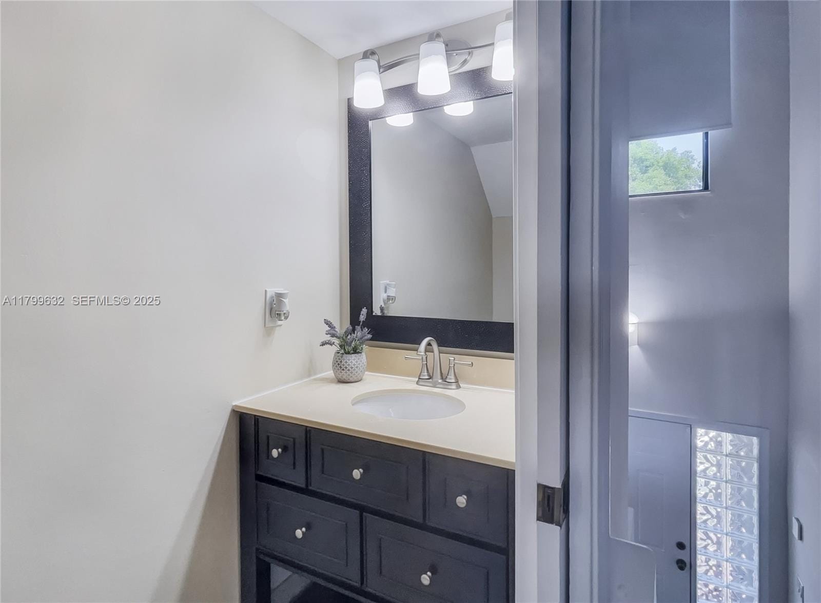 1409 NW 126th Way — photo 8