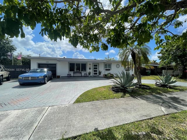 1245 SW 85th Avenue, Miami, FL 33144