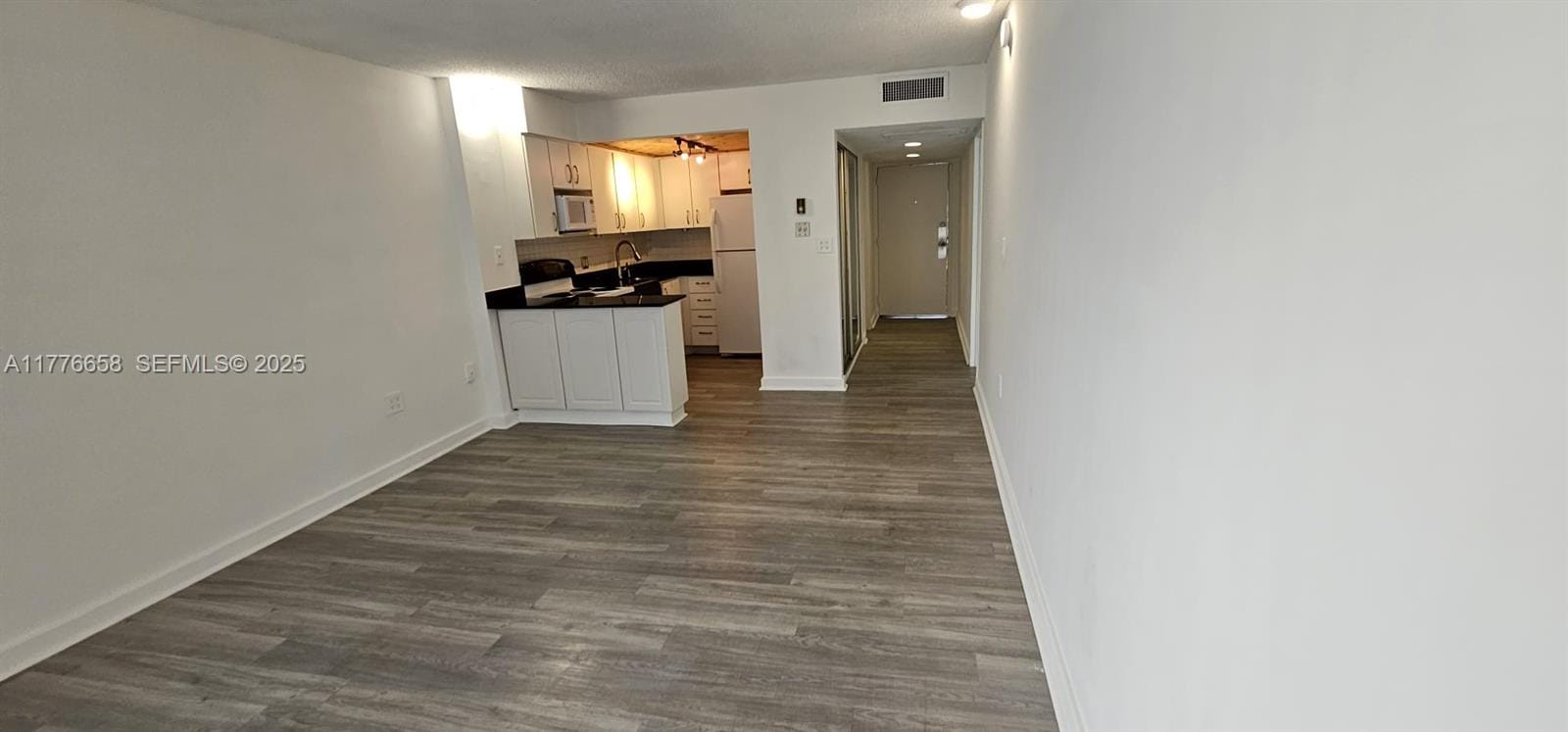 1650 NE 115th Street 203, Miami, FL 33181 photo 4