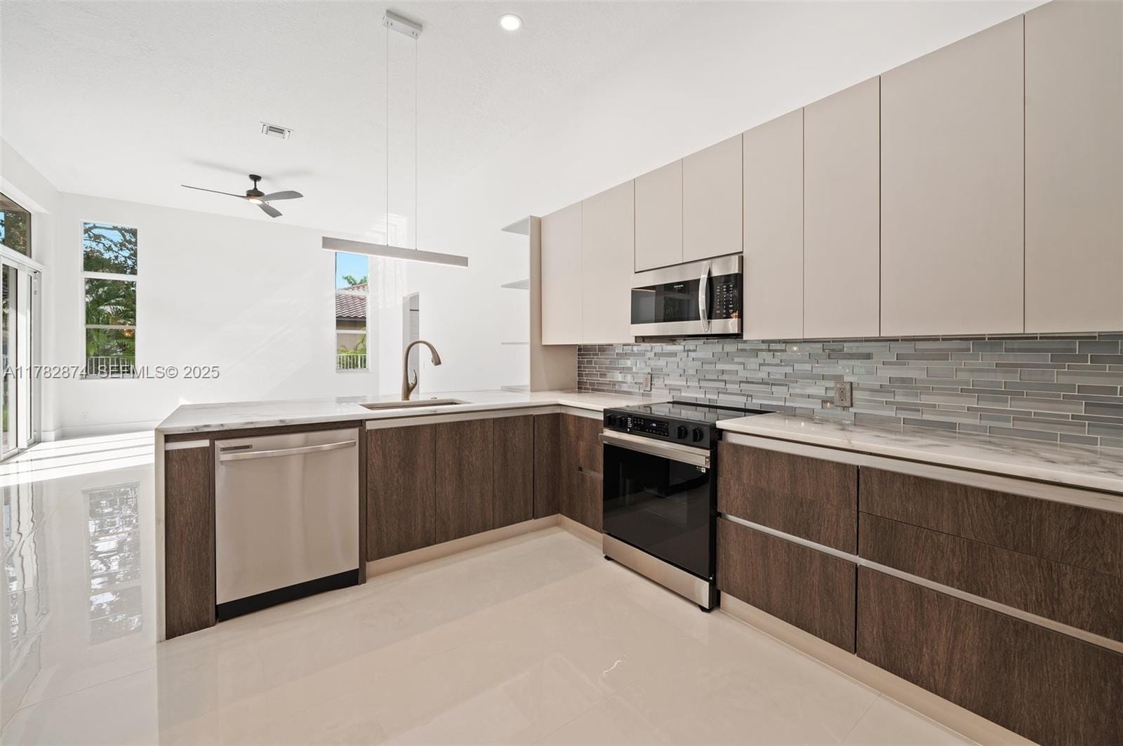 1807 Victoria Pointe Circle, Weston, FL 33327 photo 11