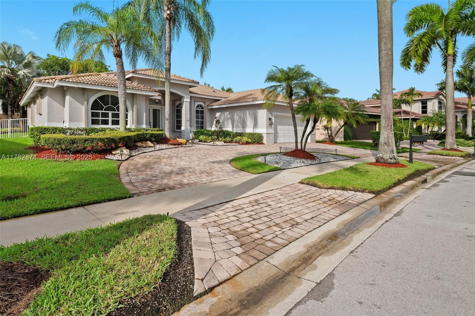 1807 Victoria Pointe Circle, Weston, FL 33327 photo 3