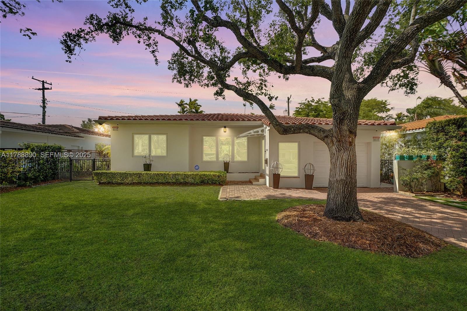 552 Alminar Avenue, Coral Gables, FL 33146