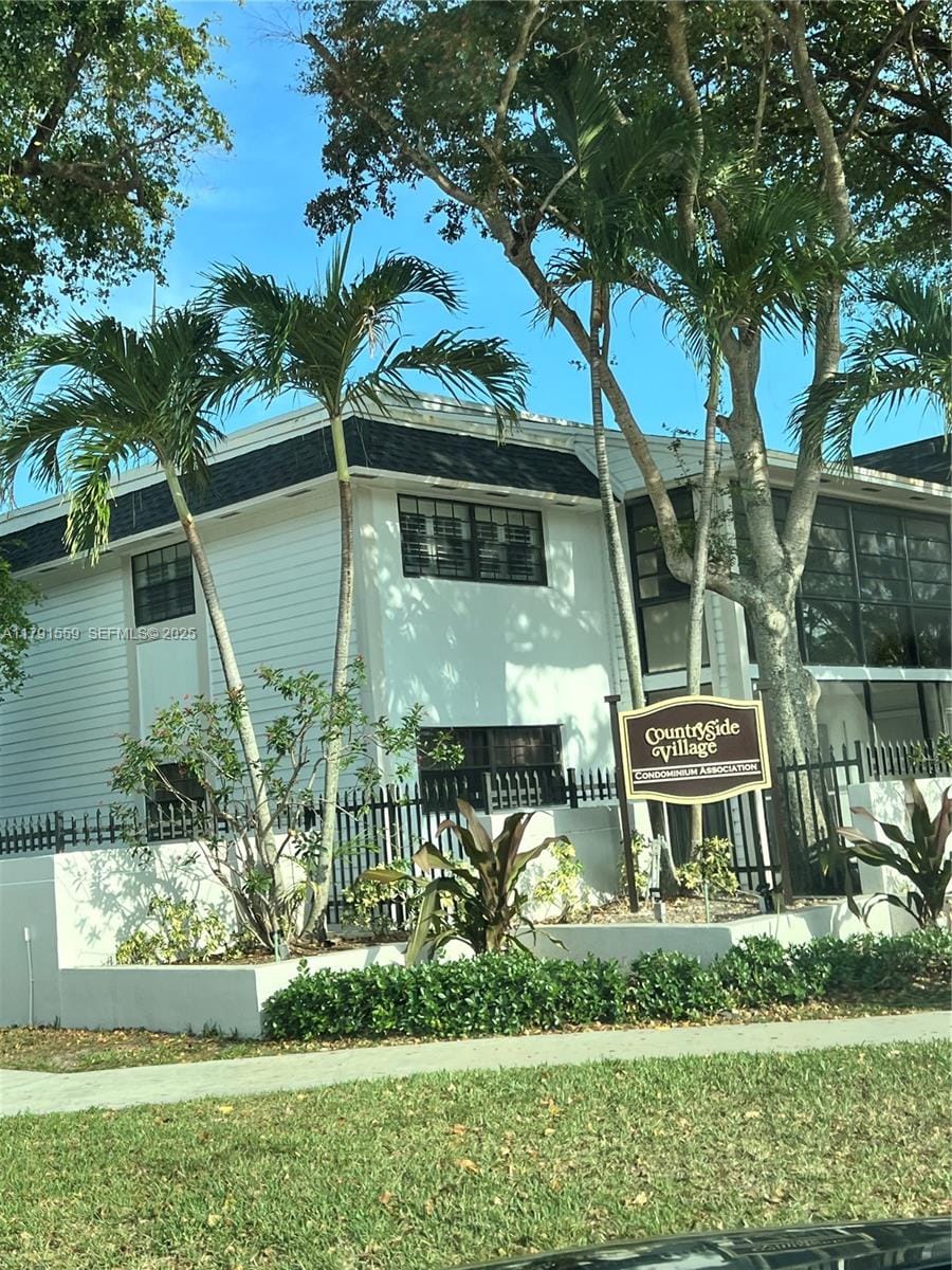 19055 NW 62nd Avenue 212, Hialeah, FL 33015 photo 2