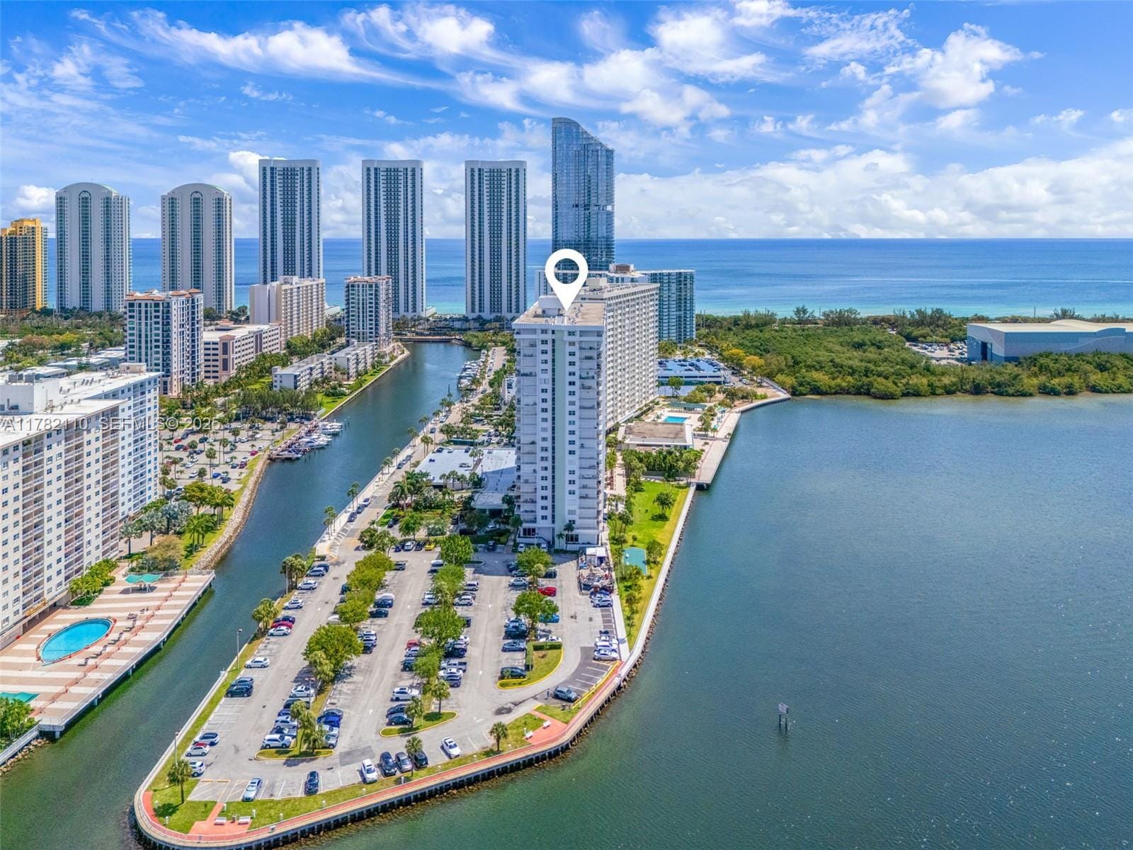 500 Bayview Drive 1418, Sunny Isles Beach, FL 33160 photo 2