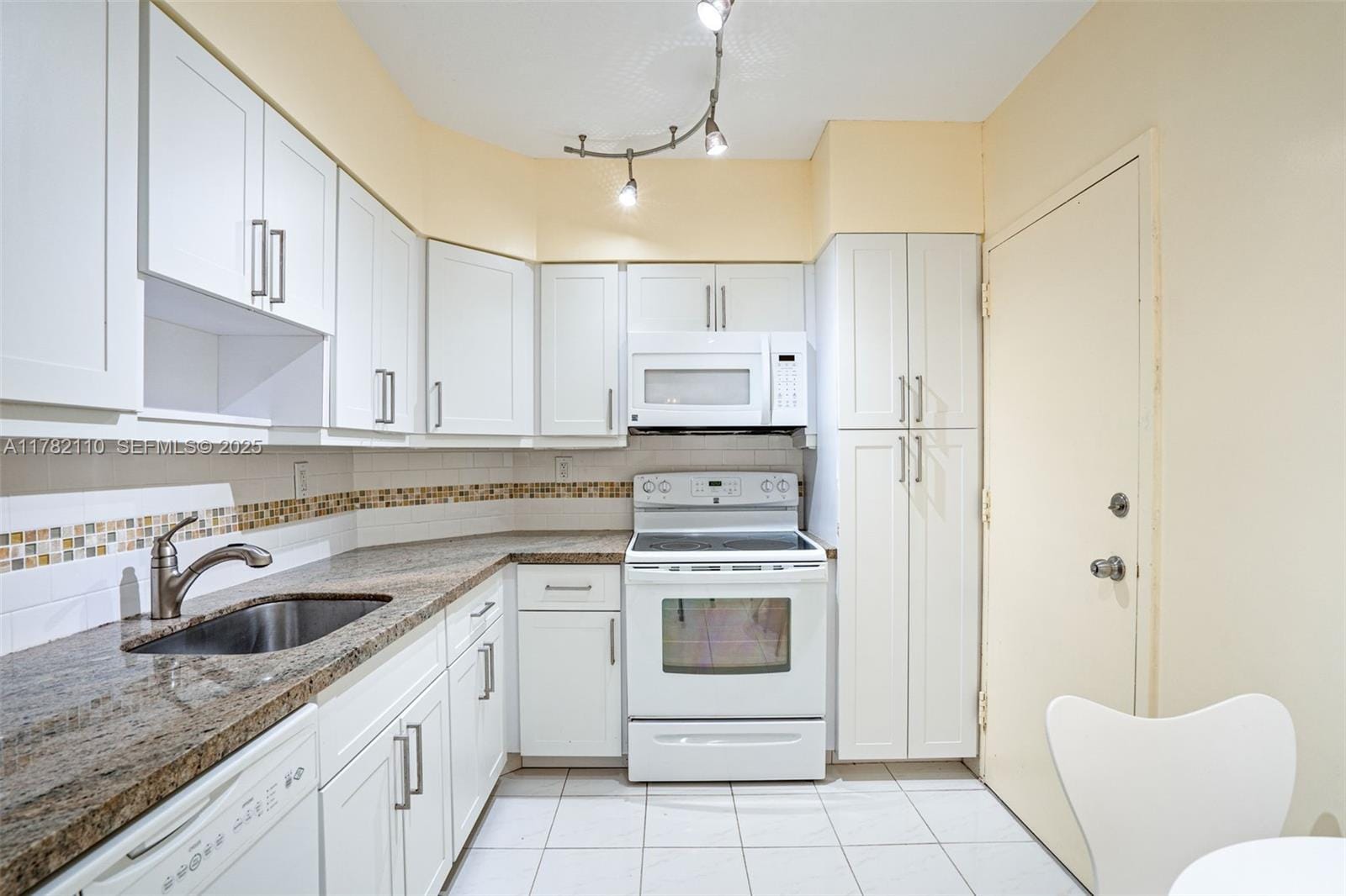 500 Bayview Drive 1418, Sunny Isles Beach, FL 33160 photo 18