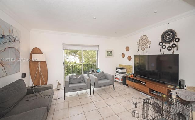 6709 N Kendall Drive 227, sold in Villas Of Pinecrest Condo, Pinecrest, FL