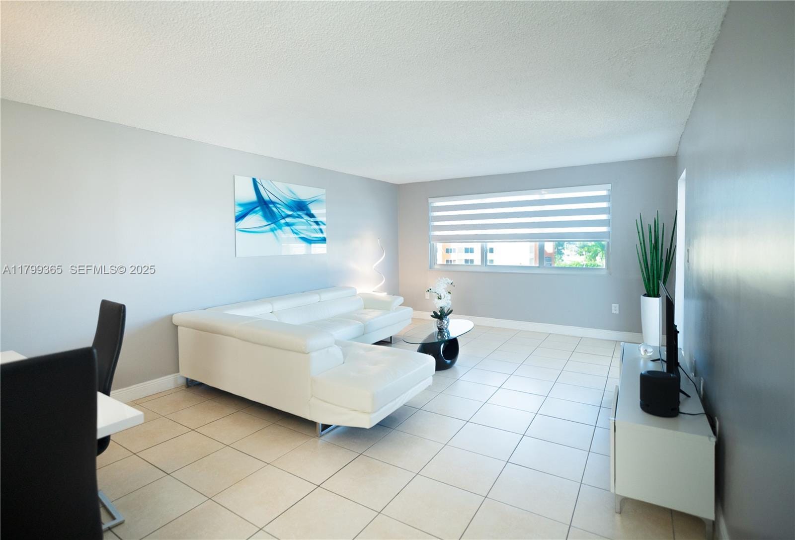 6950 Miami Gardens Drive 2-502, Hialeah, FL 33015 photo 3