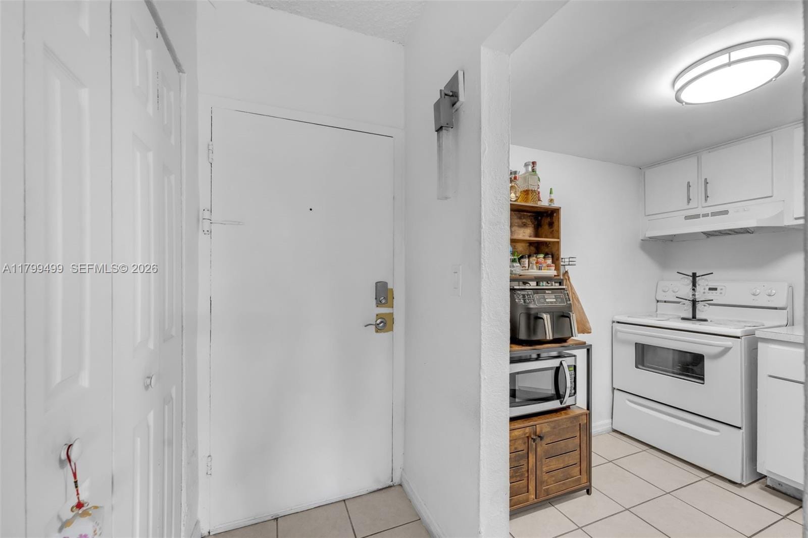 4550 NW 9th Street 106E — photo 3
