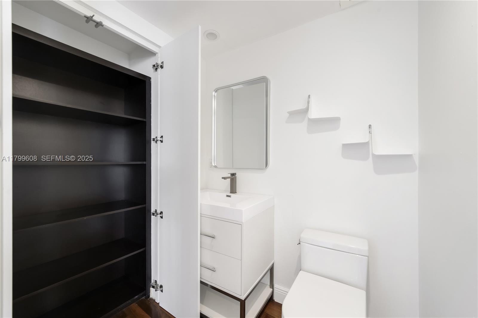 901 Brickell Key Boulevard 607, Miami, FL 33131 photo 13