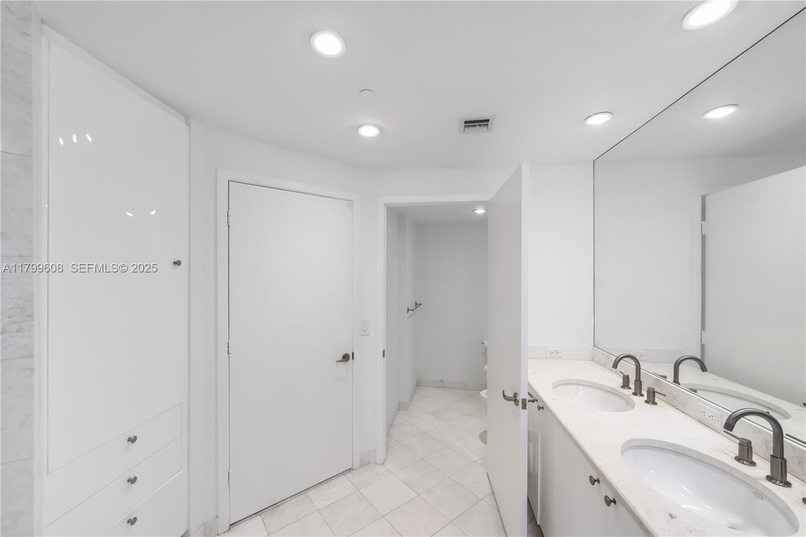 901 Brickell Key Boulevard 607, Miami, FL 33131 photo 29