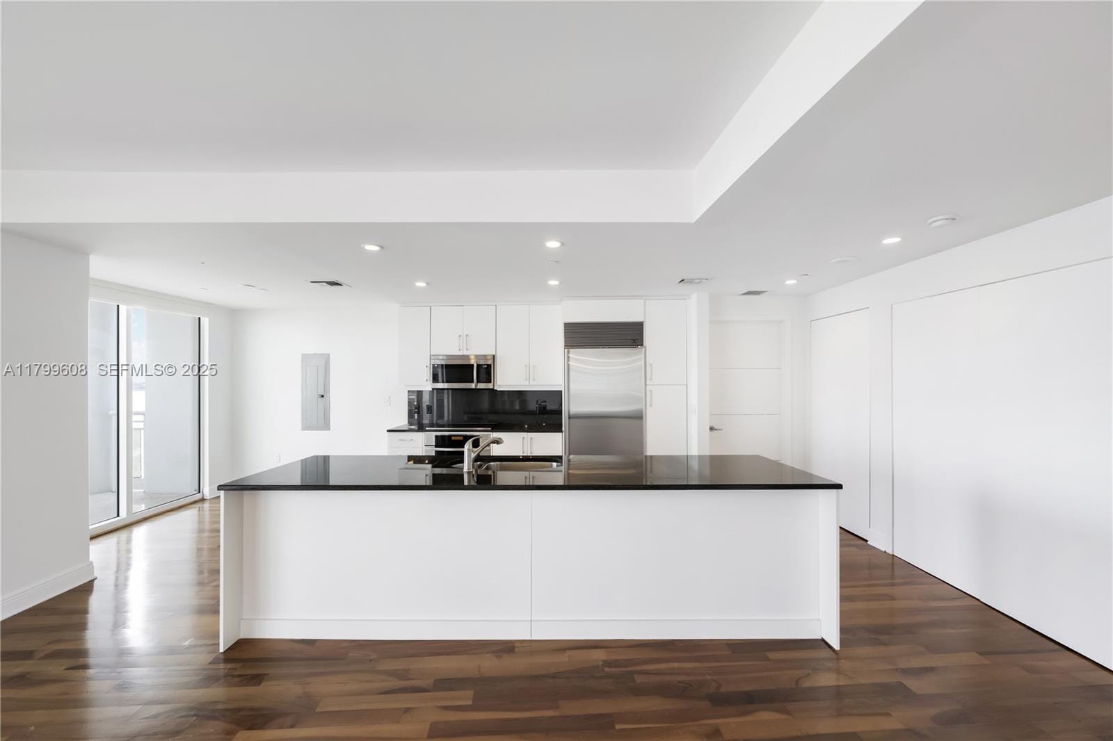 901 Brickell Key Boulevard 607, Miami, FL 33131 photo 9