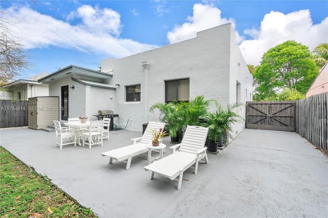 1634 SW 17th Street, Miami, FL 33145