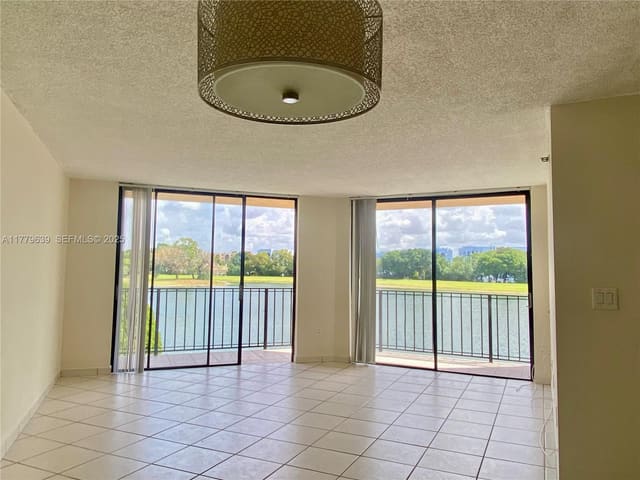 9688 Fontainebleau Boulevard 208, Miami, FL 33172