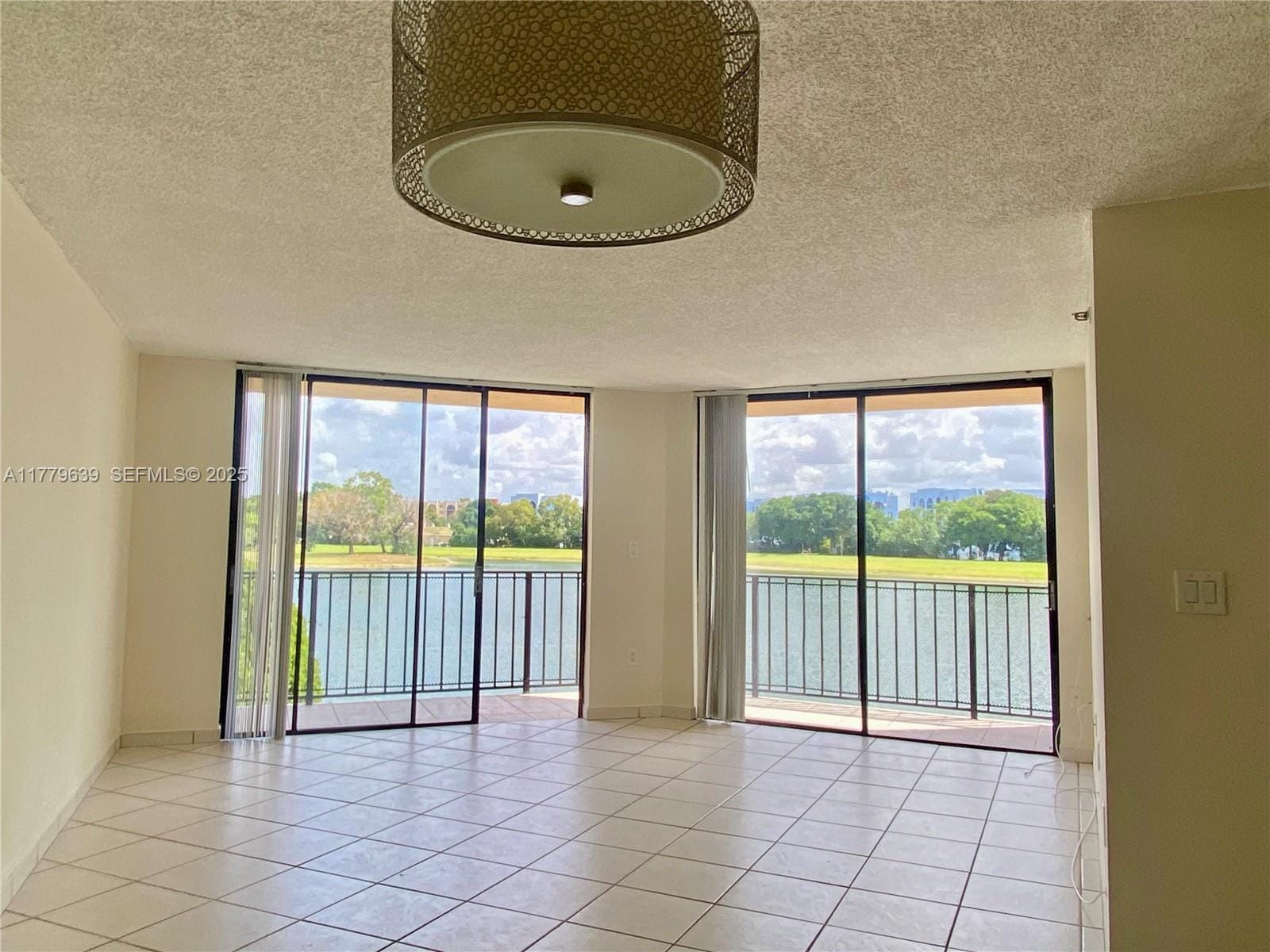 9688 Fontainebleau Boulevard 208, Miami, FL 33172