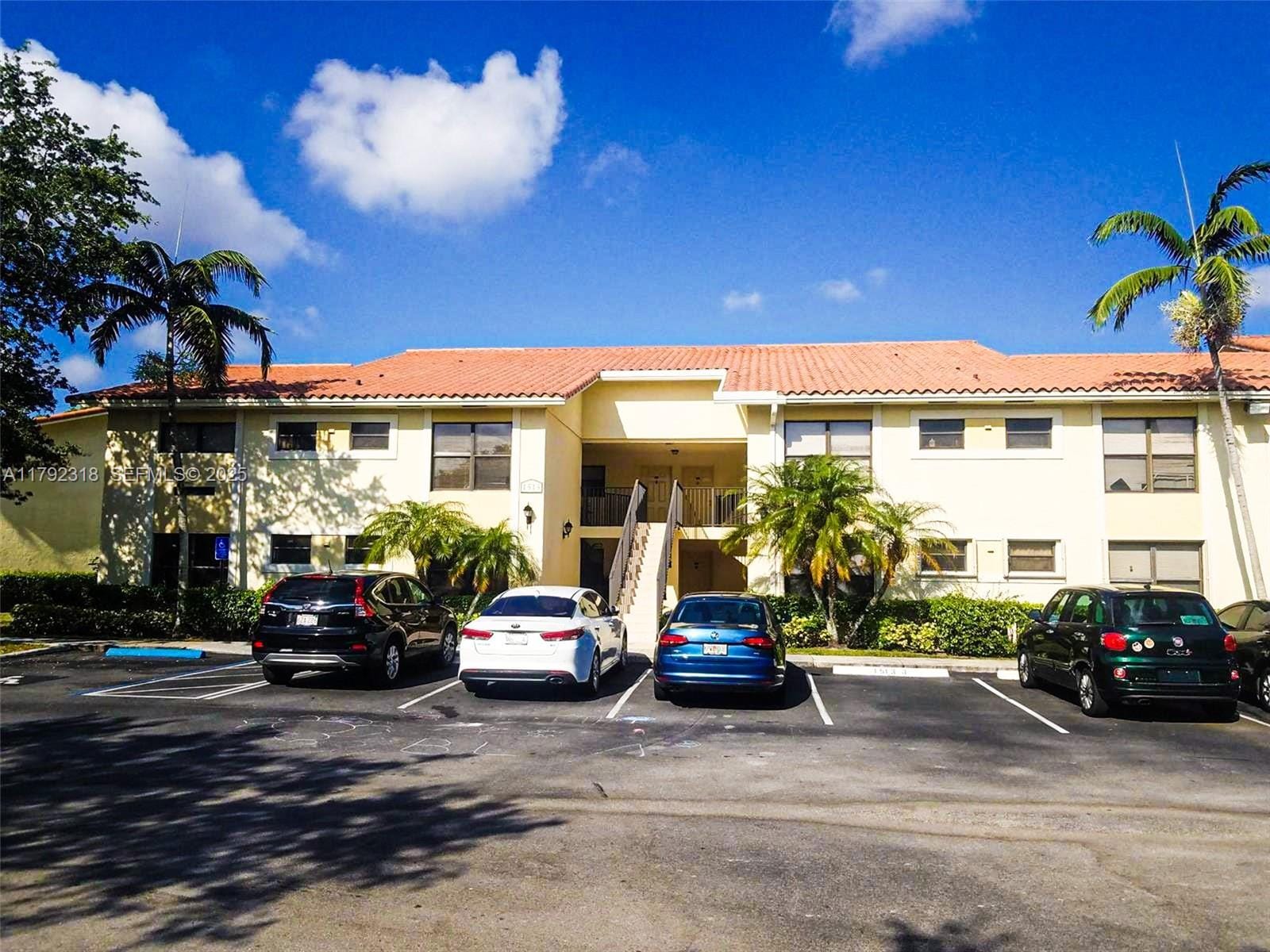 1513 Lake Crystal Drive B, West Palm Beach, FL 33411