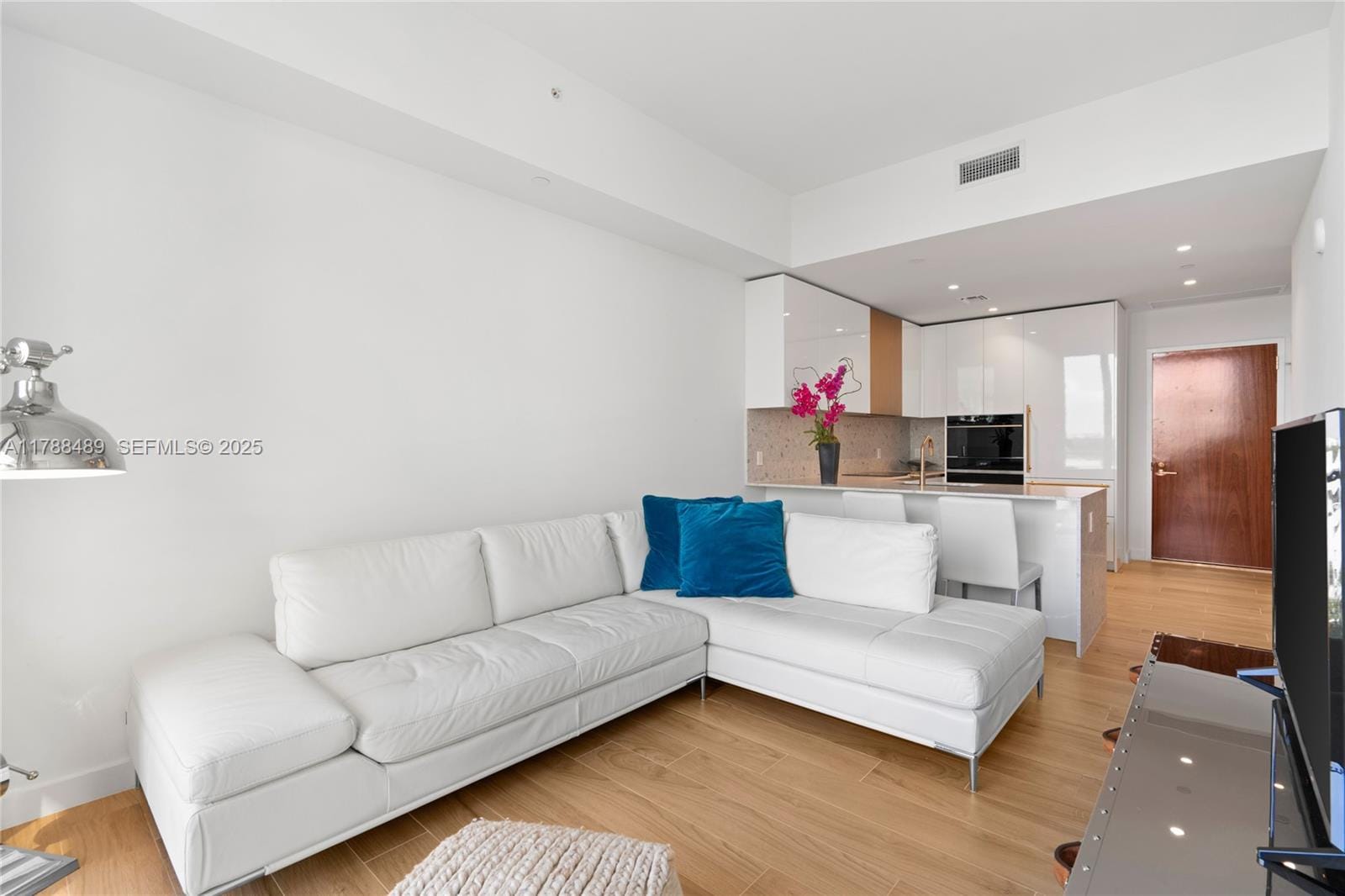 2678 Tigertail Avenue 615 — photo 9