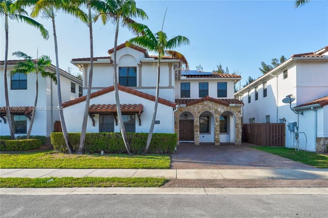 10371 NW 10th Street, sold in Fontainebleau West North, Miami, FL