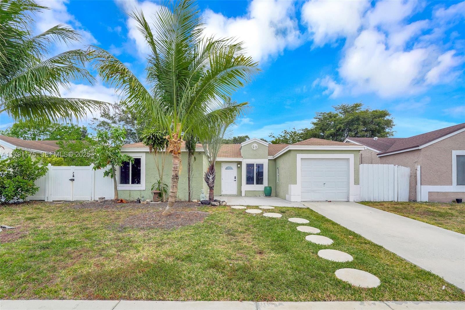 18982 Cloud Lake Circle, Boca Raton, FL 33496