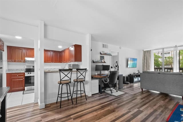 7021 Environ Boulevard 218, sold in Environ I Condo 3 And 4, Lauderhill, FL