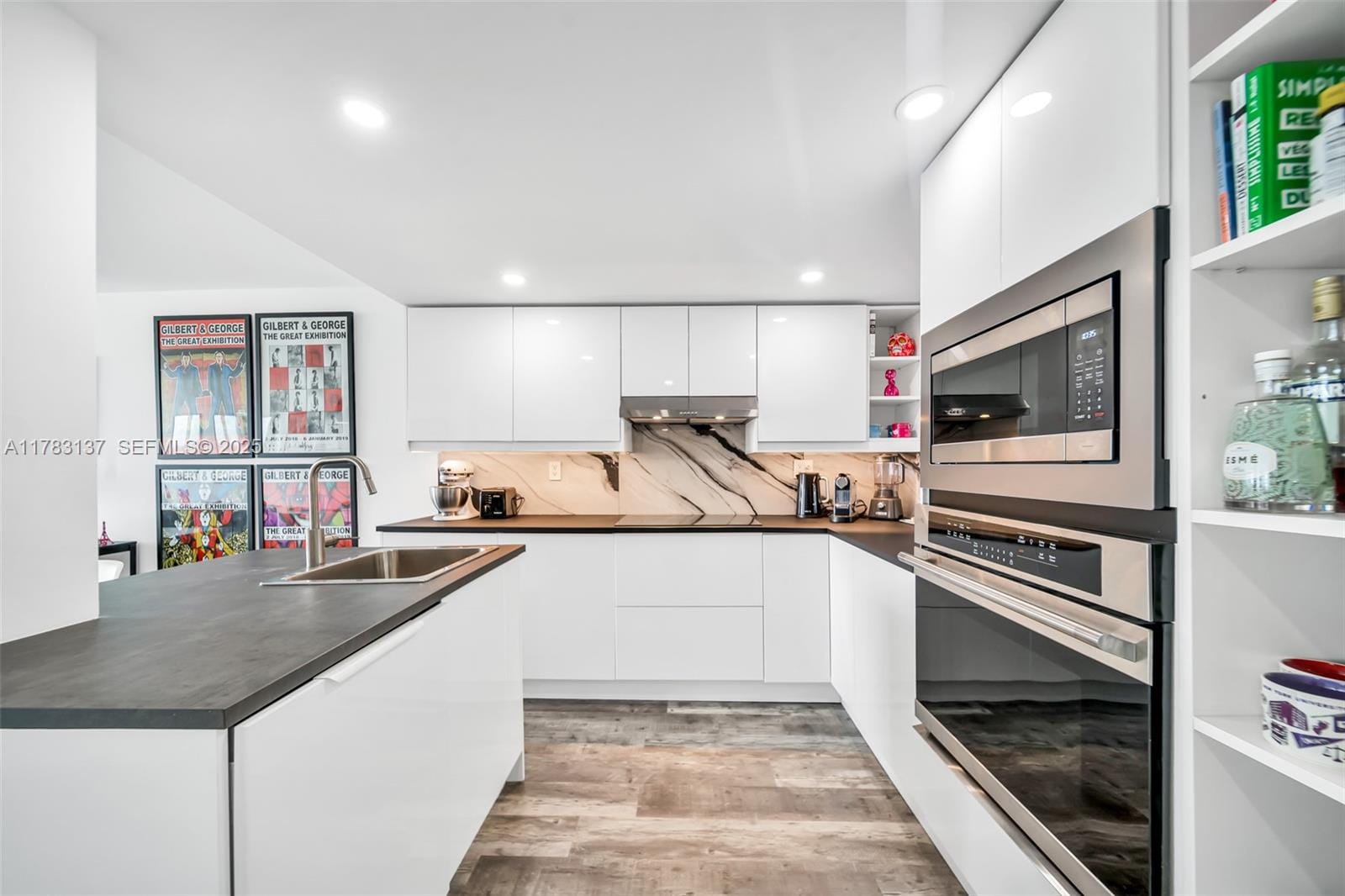 8233 Harding Avenue 607, Miami Beach, FL 33141 photo 2