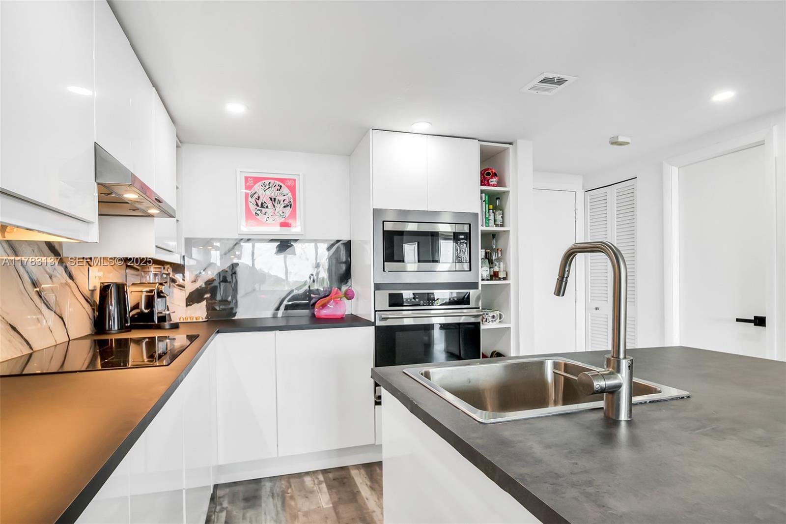 8233 Harding Avenue 607, Miami Beach, FL 33141 photo 5