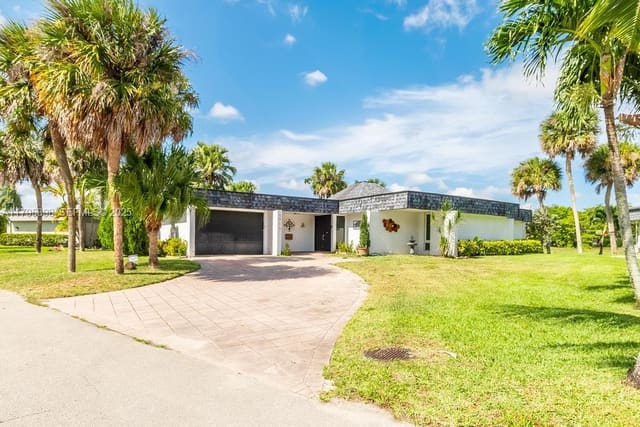 5715 Bayberry Lane, sold in Woodlands Sec Five, Tamarac, FL
