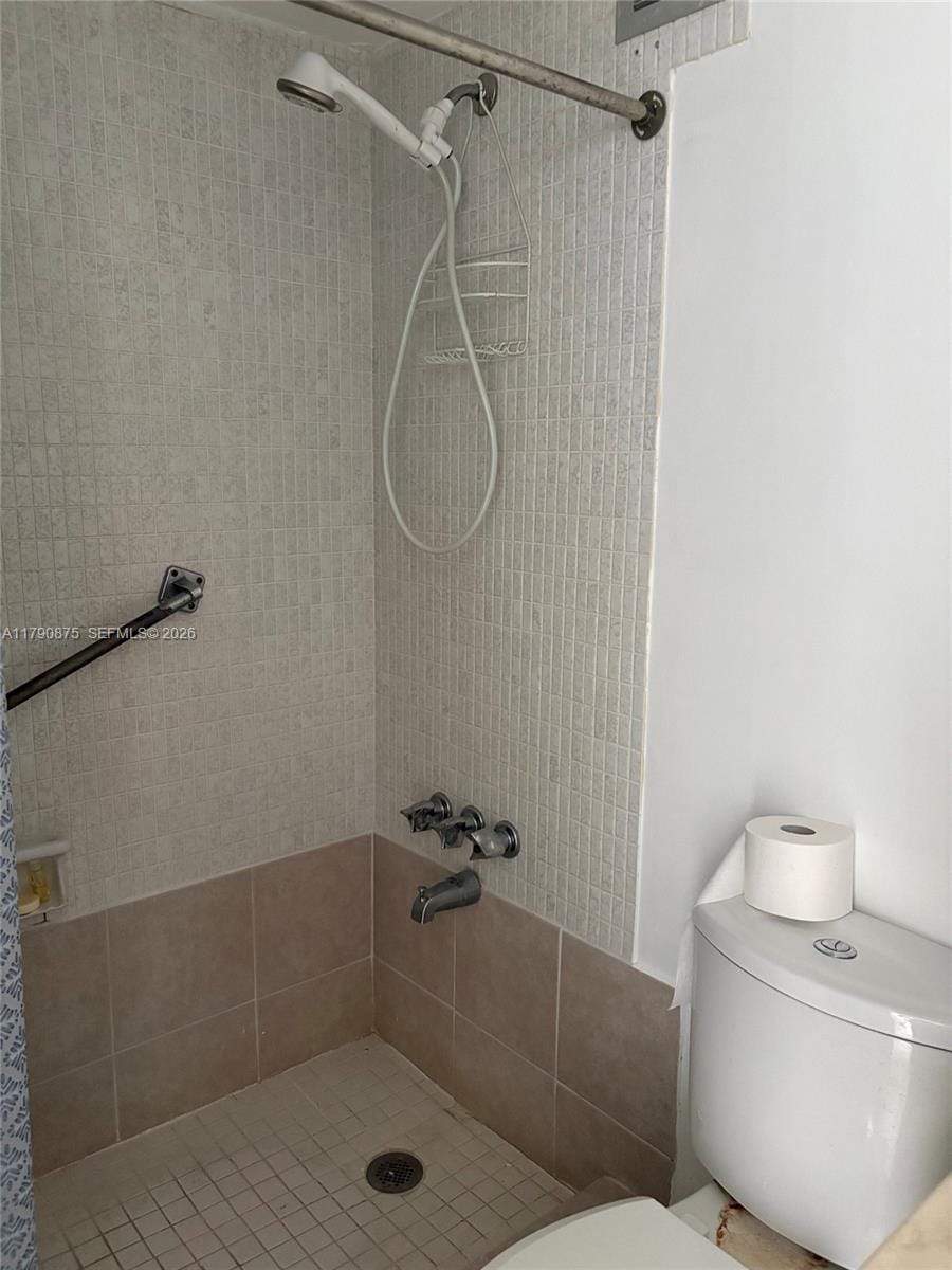 701 Three Islands Boulevard 409 — photo 8