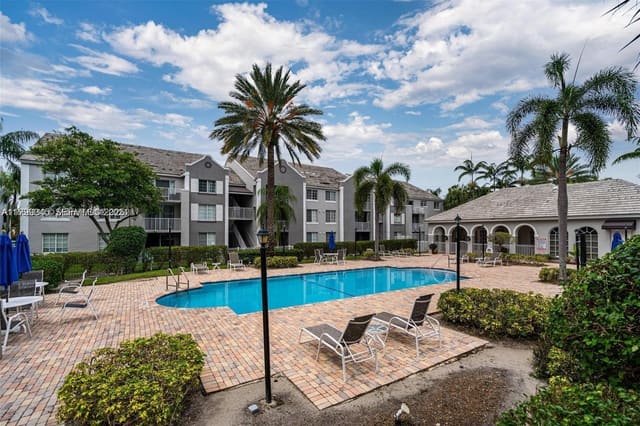 711 SW 111th Way 107, sold in Devonaire Condo At Pembro, Pembroke Pines, FL
