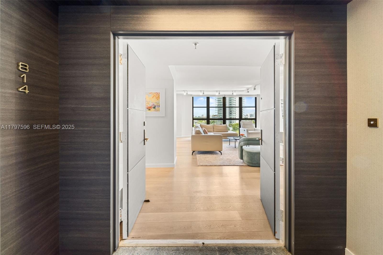 9 Island Avenue 814 — photo 2