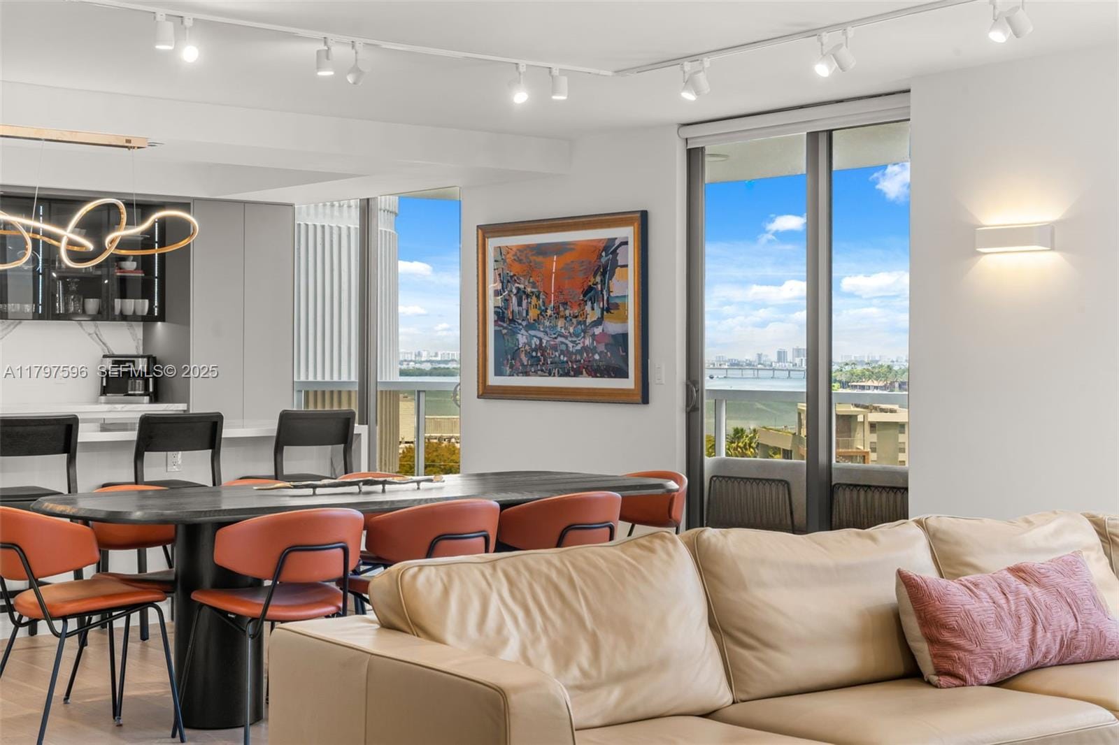 9 Island Avenue 814 — photo 3