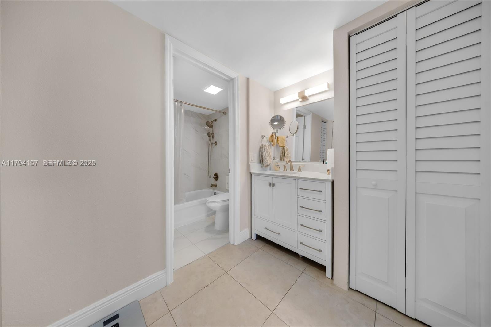 100 Bayview Drive 1403, Sunny Isles Beach, FL 33160 photo 17