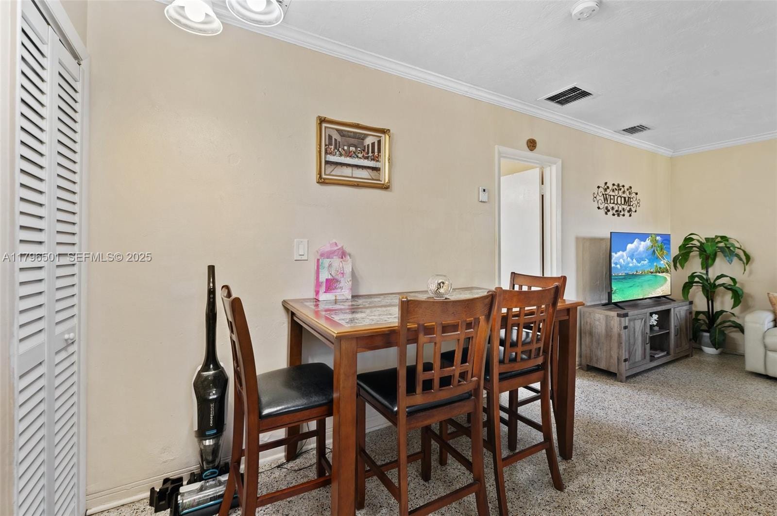 235 E 9th Street — photo 11