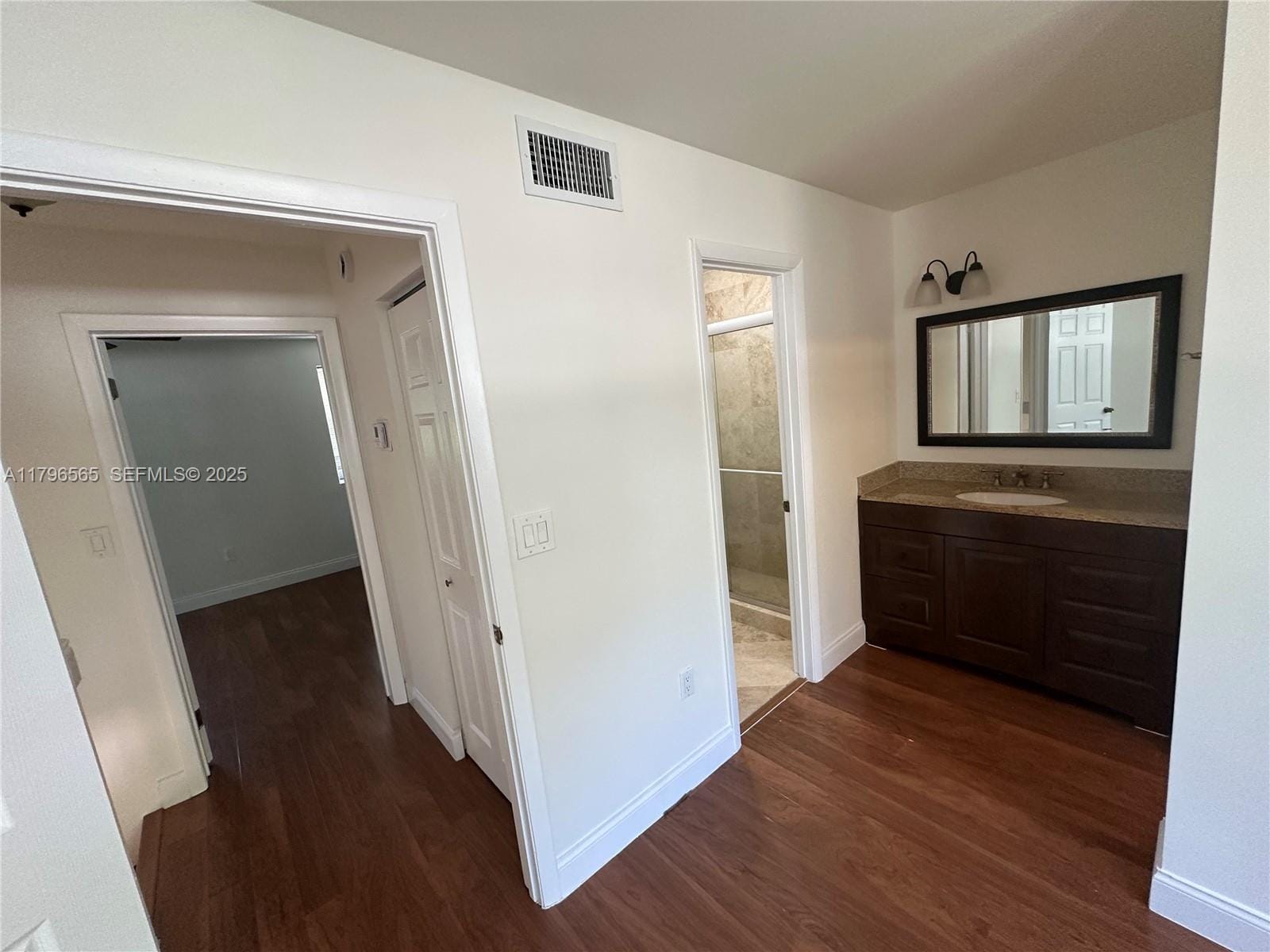 878 Crystal Lake Drive — photo 7