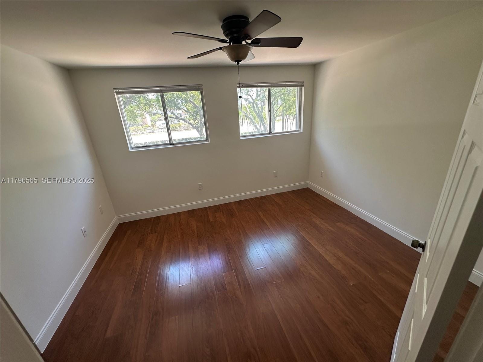 878 Crystal Lake Drive — photo 9