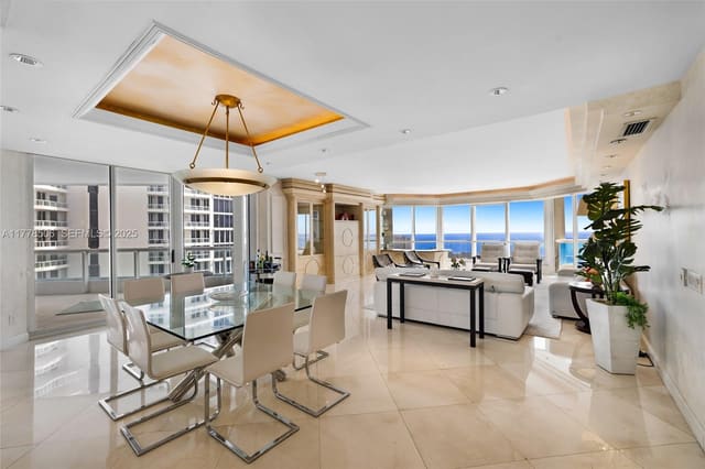 21150 Point Place 2106, Aventura, FL 33180