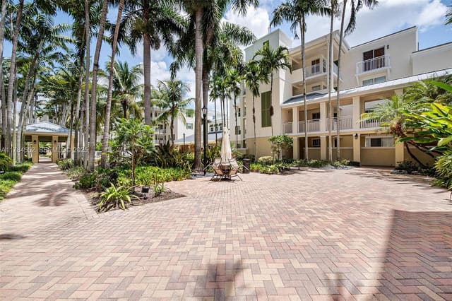 7598 SW 102nd Street 300, sold in The Reserve Of Pinecrest, Pinecrest, FL