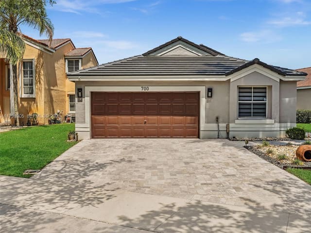 700 Sand Creek Circle, Weston, FL 33327