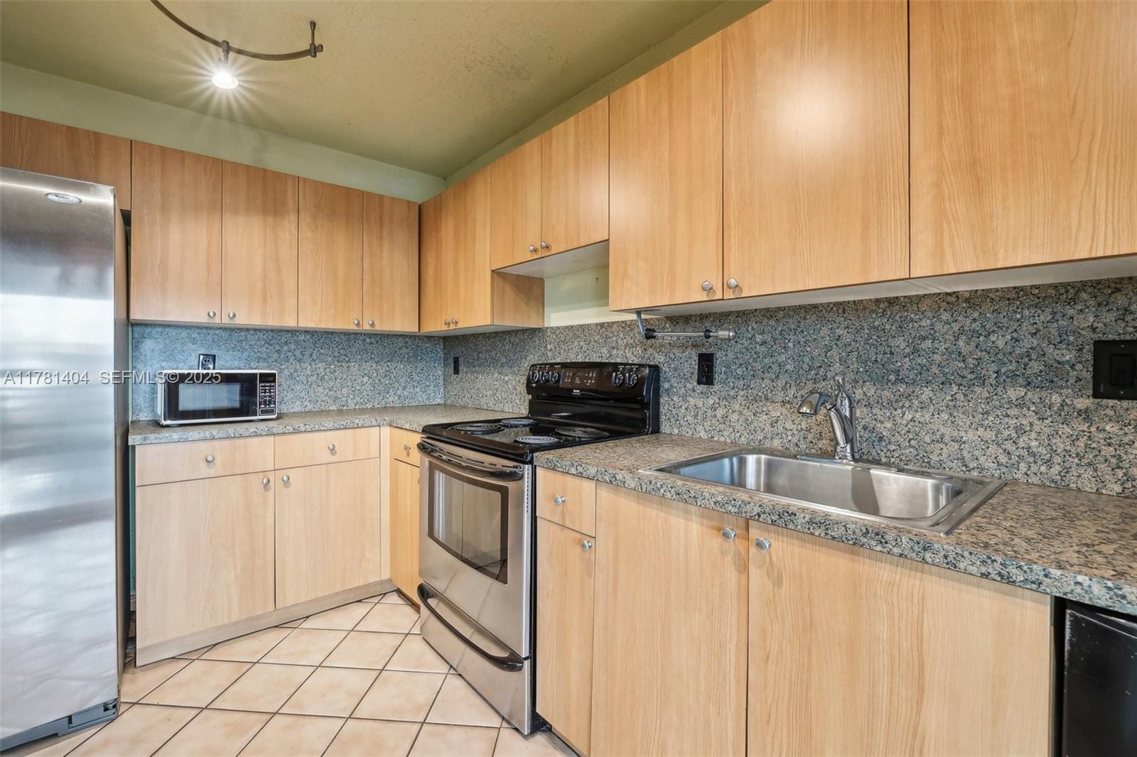 6330 W 24th Court 106-3, Hialeah, FL 33016 photo 4