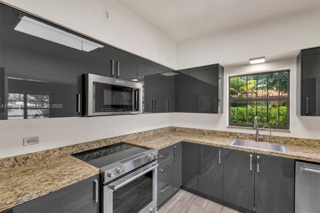 10643 NE 11th Avenue, Miami Shores, FL 33138