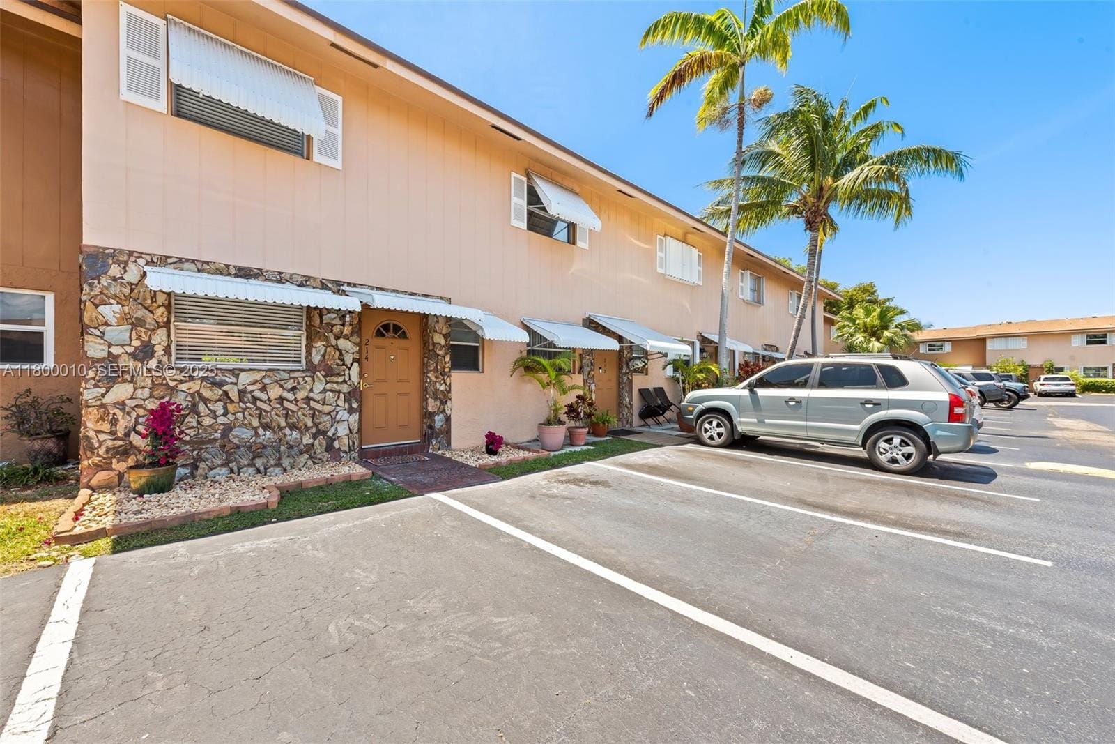 450 SE 7th Street 214, Dania Beach, FL 33004