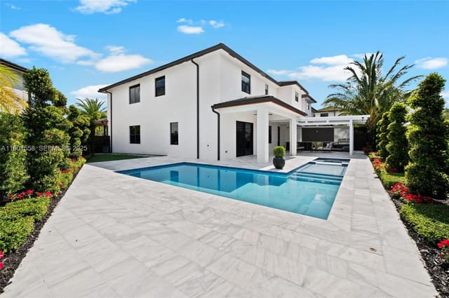 8862 NW 154th Terrace, sold in Satori, Miami Lakes, FL