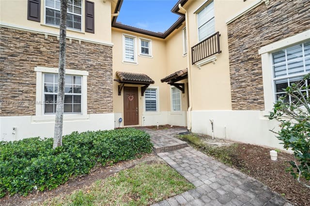 9165 SW 227th Street 11, Cutler Bay, FL 33190