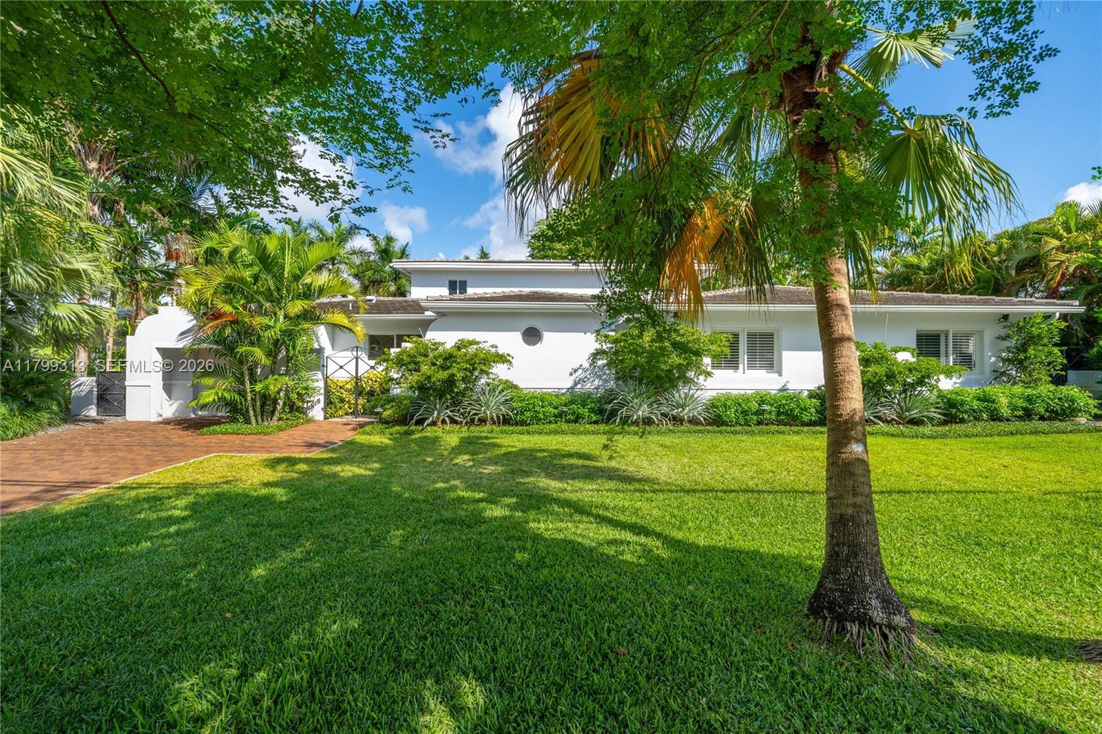 725 Vilabella Avenue, Coral Gables, FL 33146