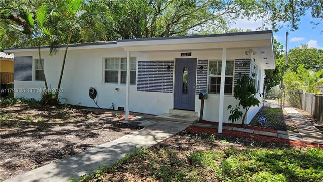 12120 NE 11th Place, North Miami, FL 33161