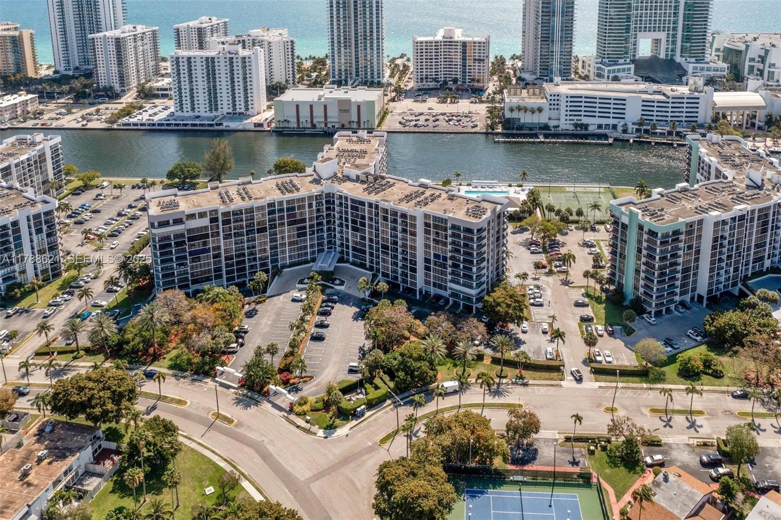 600 Parkview Drive 422(+DEN), Hallandale Beach, FL 33009 photo 13