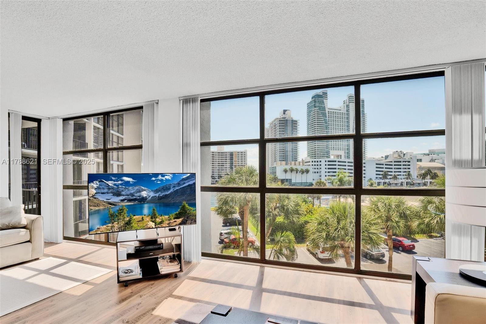 600 Parkview Drive 422(+DEN), Hallandale Beach, FL 33009 photo 18
