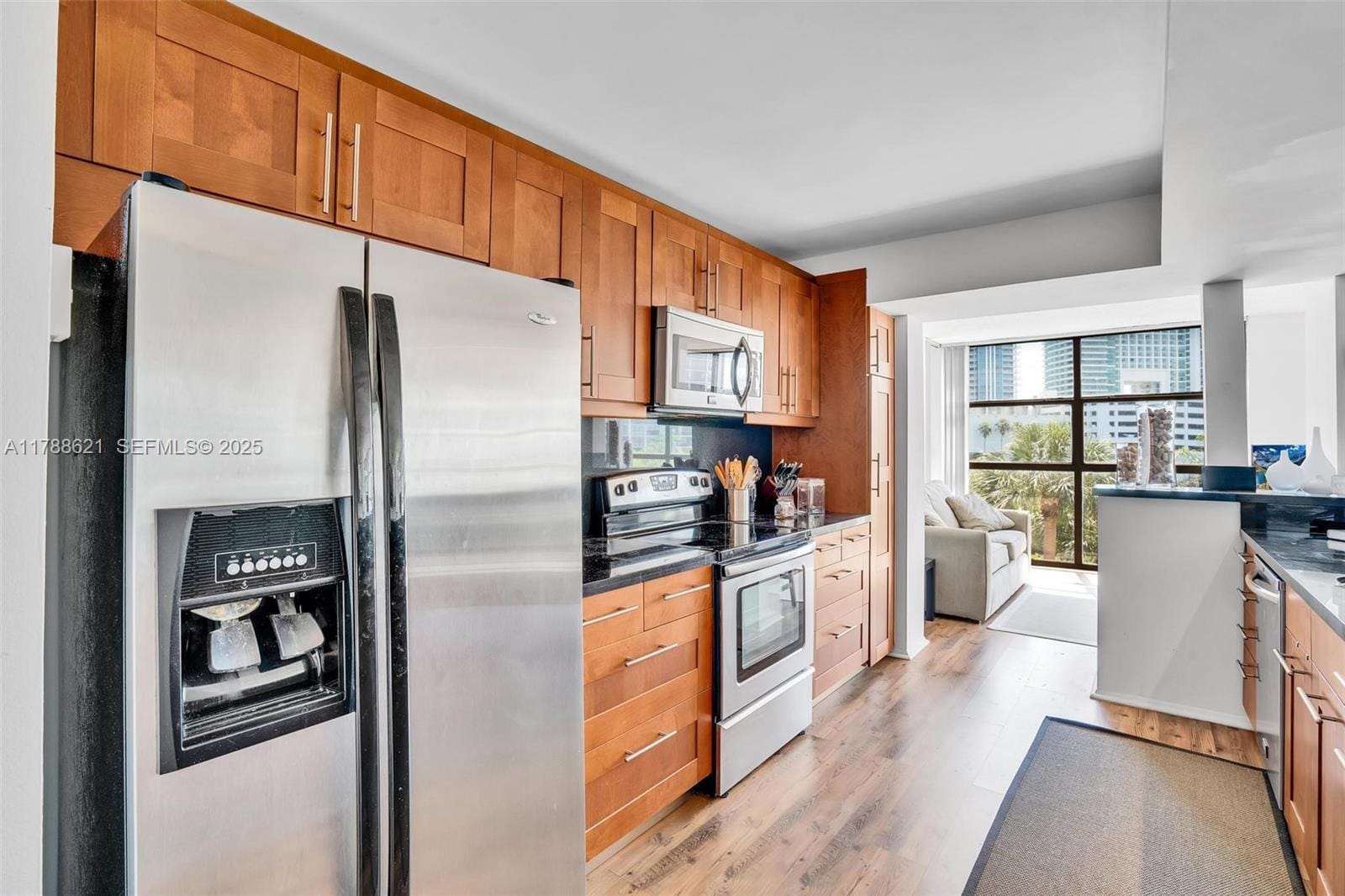 600 Parkview Drive 422(+DEN) — photo 3